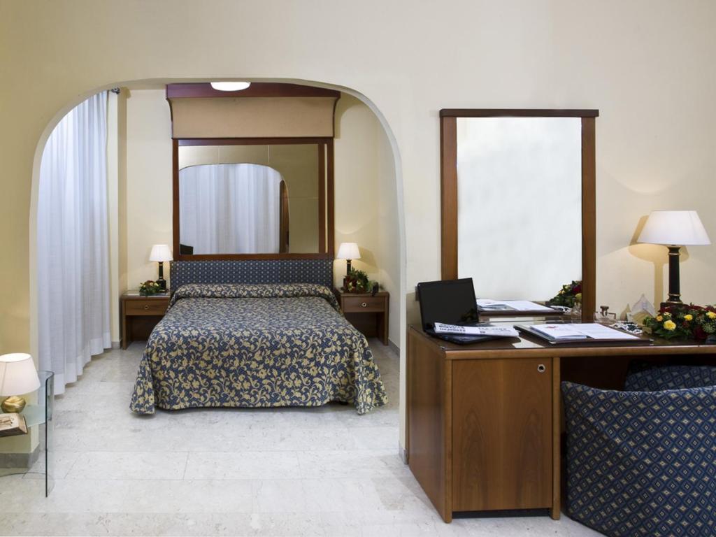 Family Room,1774431182:JPEG